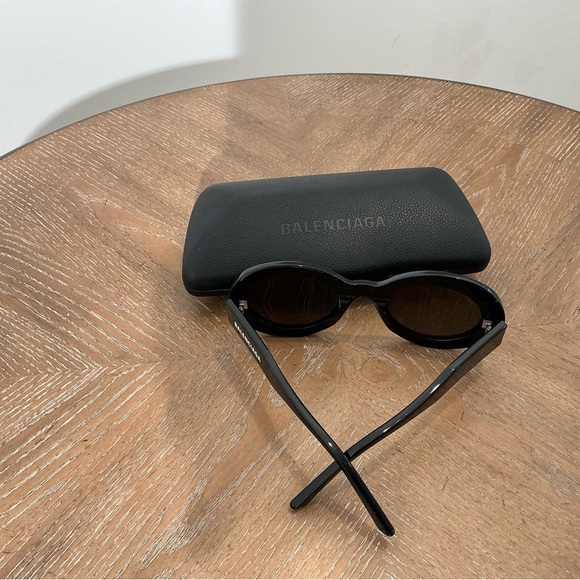 Balenciaga Sunglasses Luxury Eyewear with Round/Oval - Picture 7 of 8